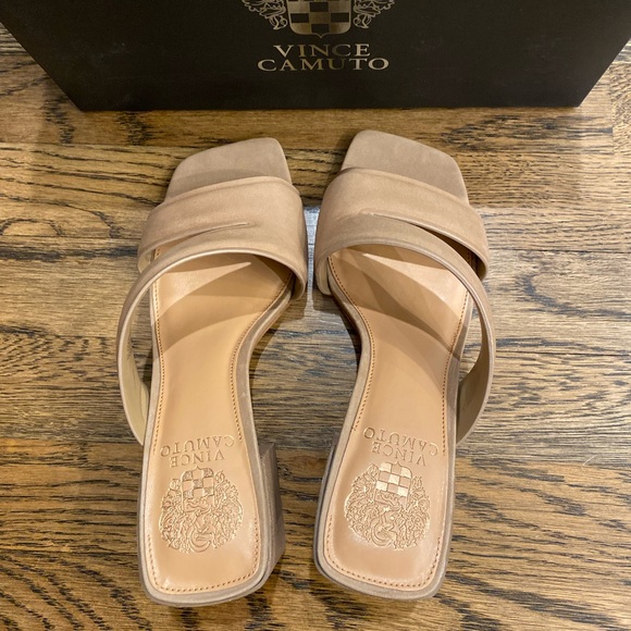 NIB Vince Camuto Tan Slide Sandals Sz 7.5M - Picture 6 of 7